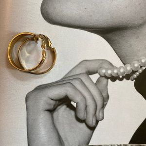 Vintage 60s Lewis Segal Goldtone Textured Hoop Clip-on